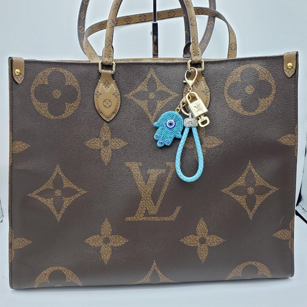 Authentic Louis Vuitton Gold Lock 🔒 Keychain Bag Unbranded Evil Eye Charm LV - Picture 3 of 13